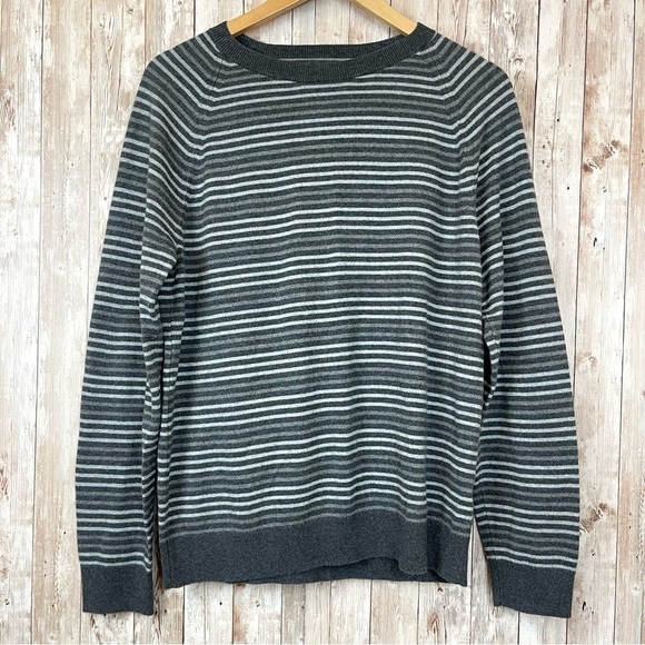 Banana Republic Long Sleeve Striped Silk & Cashmere Blend Sweater Size Medium - Picture 1 of 7